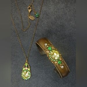Sorrelli necklace pendant and cuff bracelet bundle